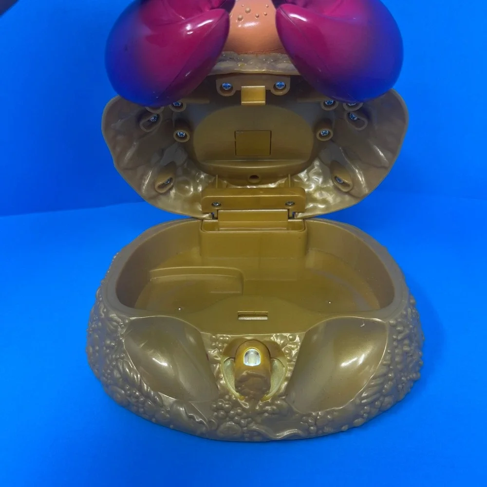 Disney Moana Tamatoa Jewelry Box Gold Purple Singing Lights Sounds Maui Hook